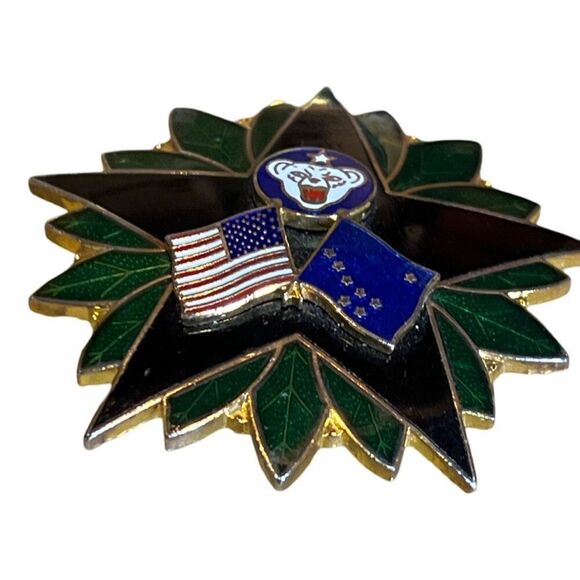 Military Army Alaska United States Enamel Badge Pin Honor Layered Brooch Vintage - Picture 3 of 8
